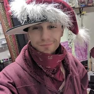 Meet your Posher, Skylyr